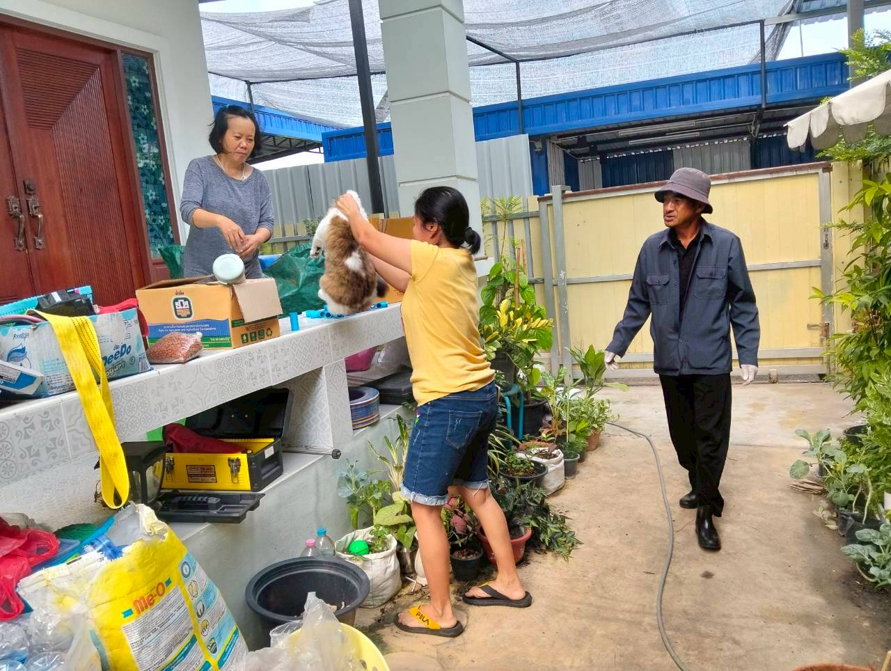 อบต. ลงพื้นที่เชิงรุก! บริการฉีดวัคซีนป้องกันโรคพิษสุนัขบ้า